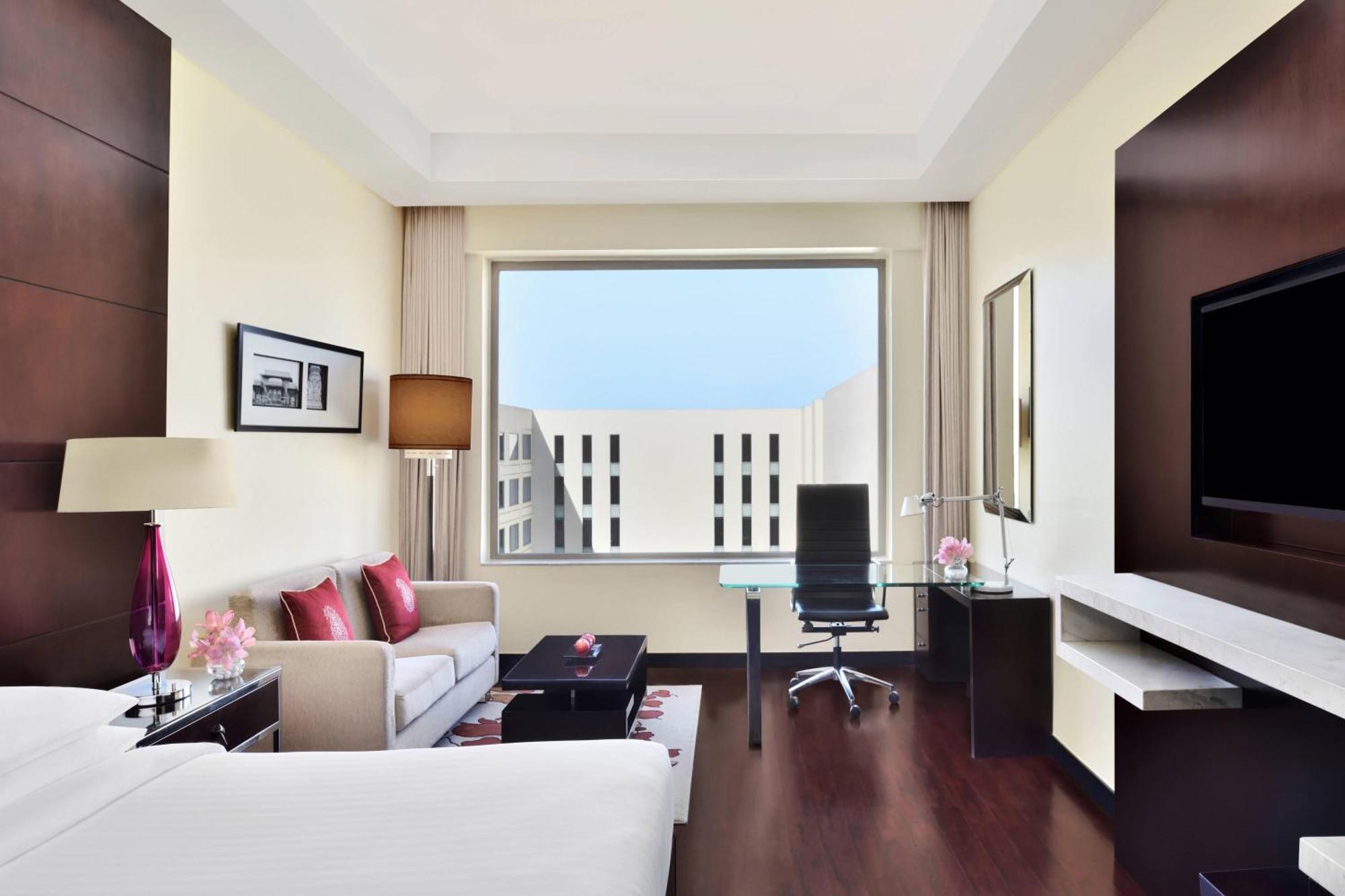 Jaipur Marriott Hotel Exterior photo A typical room at the hotel