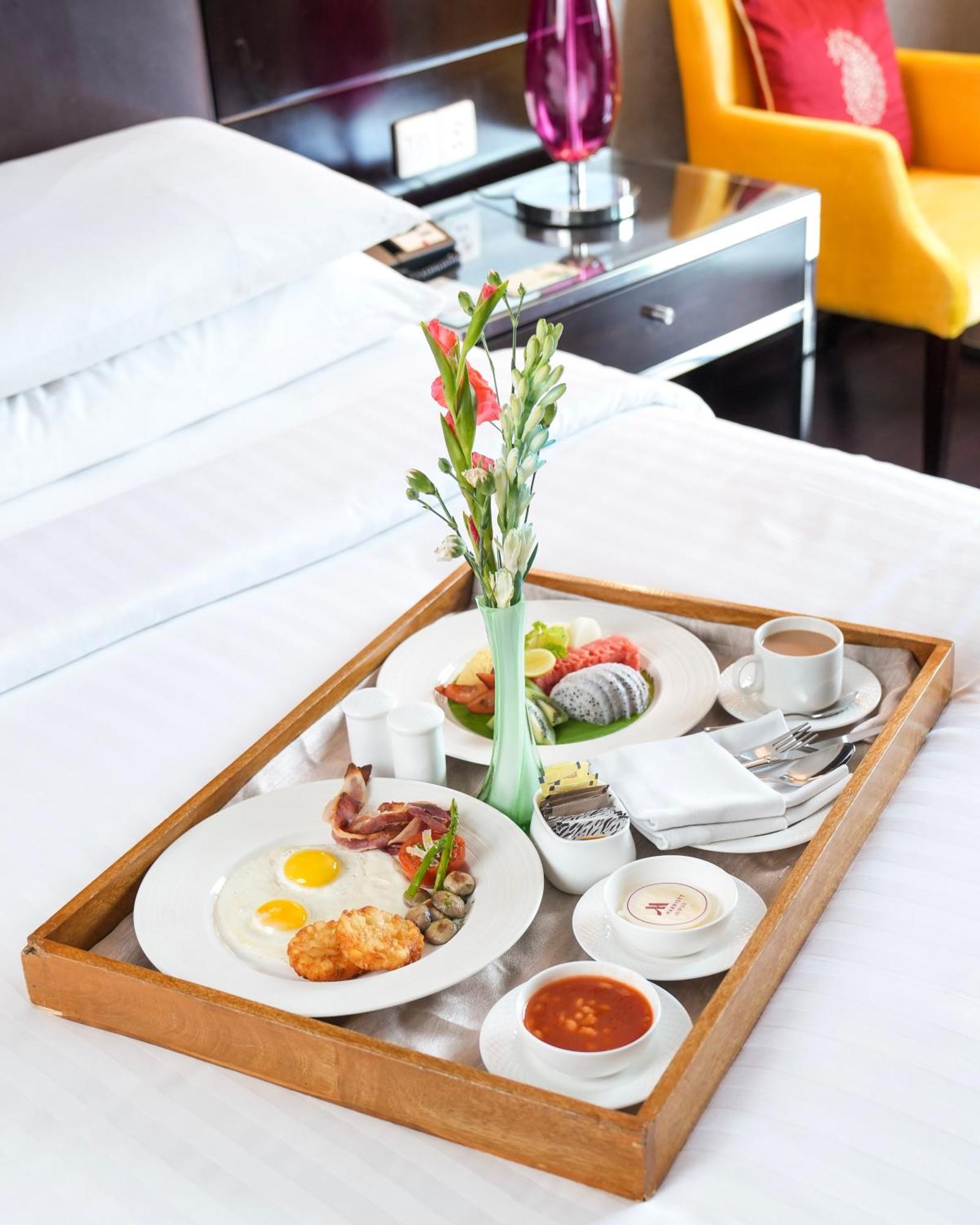 Jaipur Marriott Hotel Exterior photo Room service breakfast