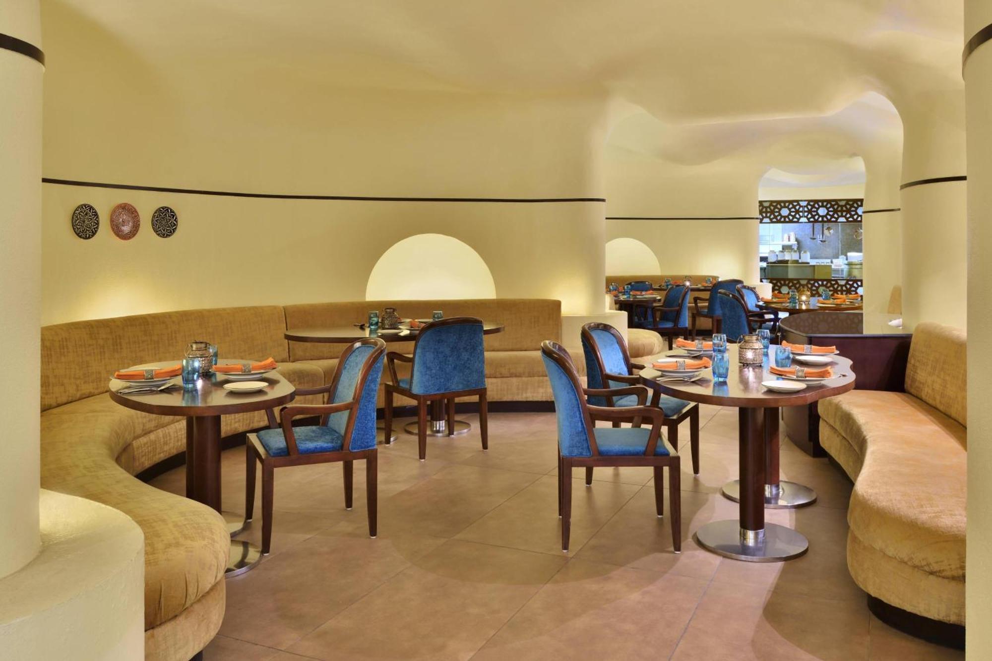 Jaipur Marriott Hotel Exterior photo The restaurant